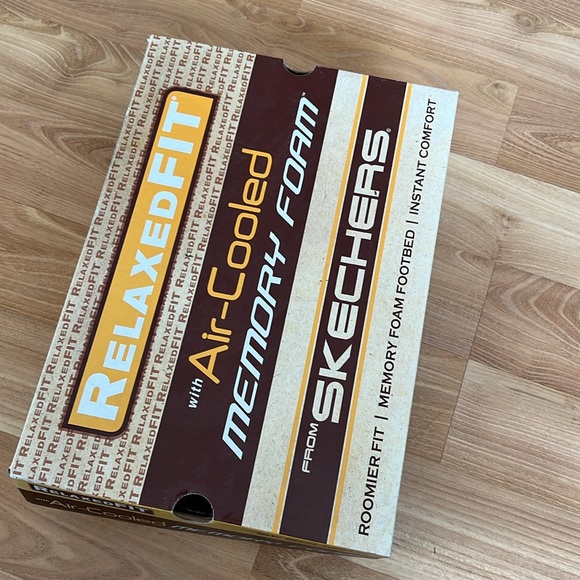 Skechers Men’s Slip-On - Picture 5 of 15